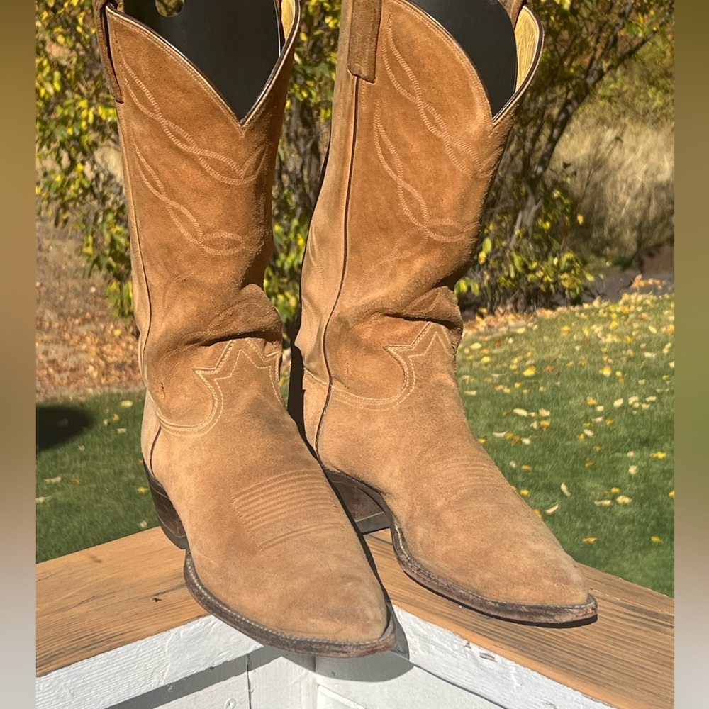 Tony Lama Gold Label Tan Suede 10.5D